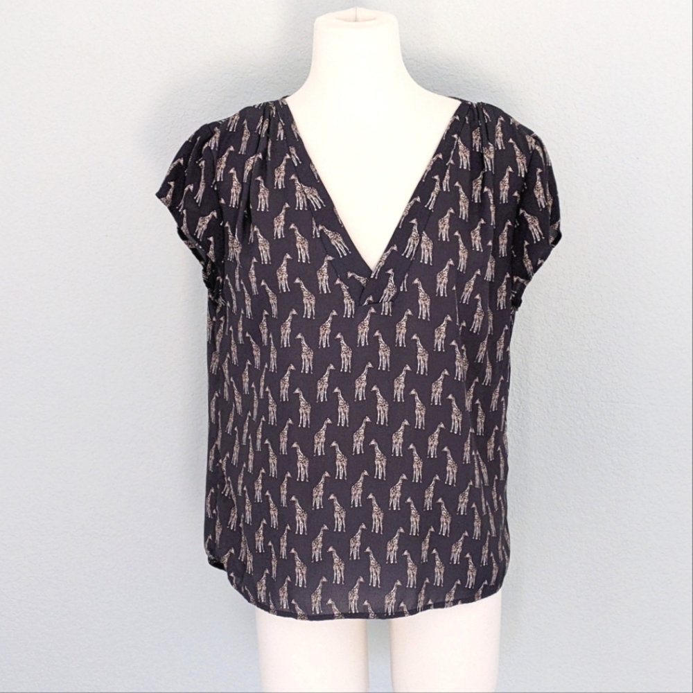 H&M Giraffe Print Gray Blouse V-neck Short Sleeve